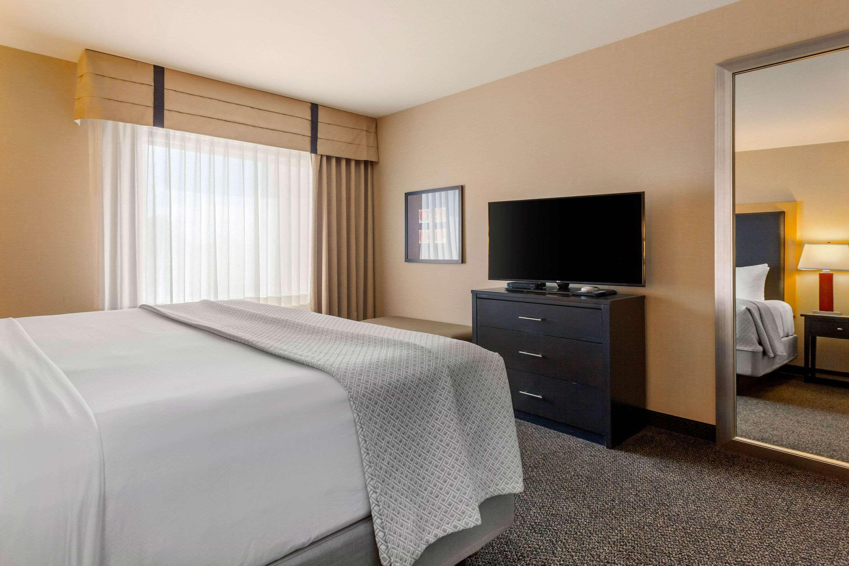 Cambria Hotel Ft Collins Fort Collins Eksteriør billede