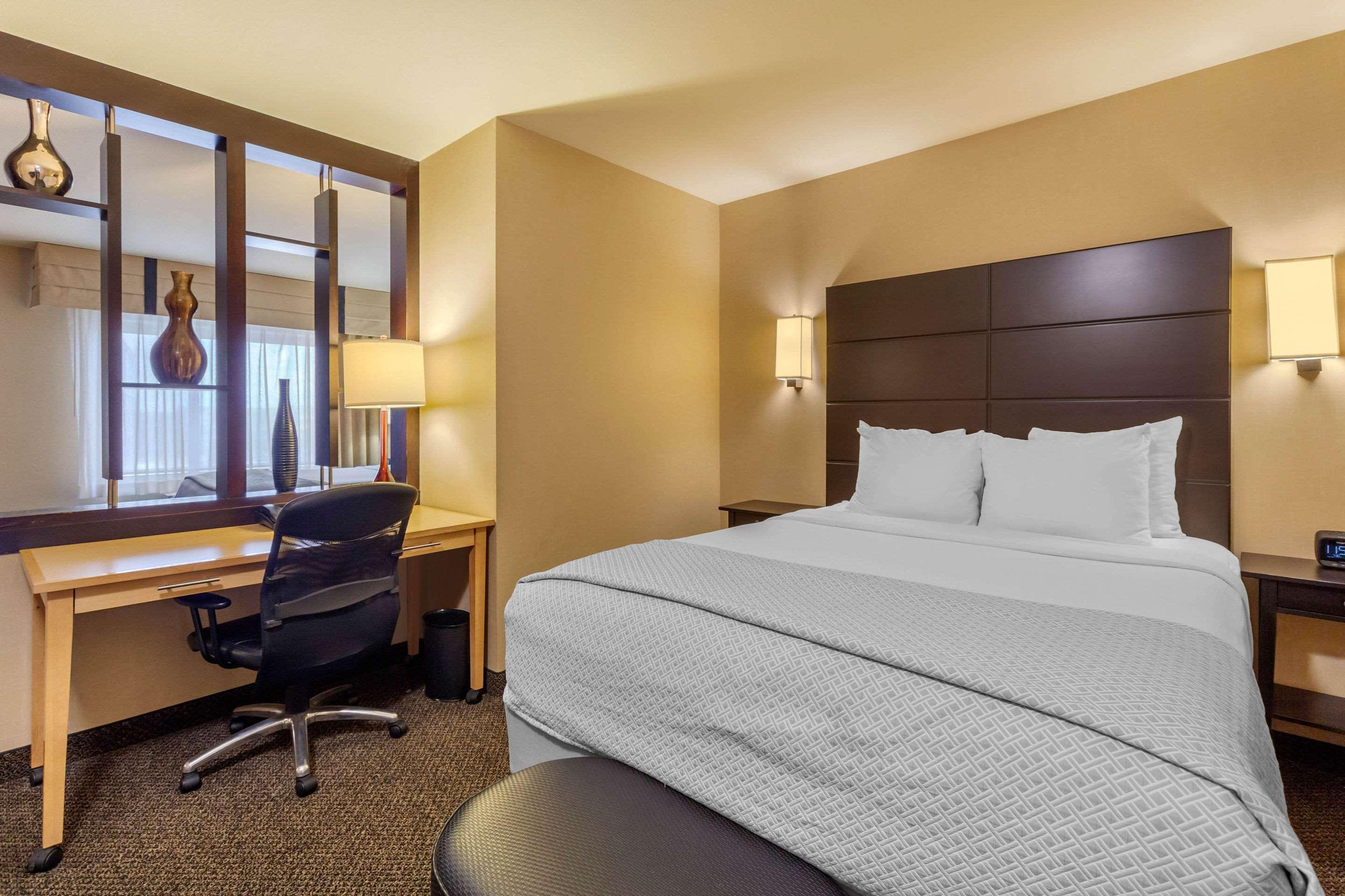 Cambria Hotel Ft Collins Fort Collins Eksteriør billede